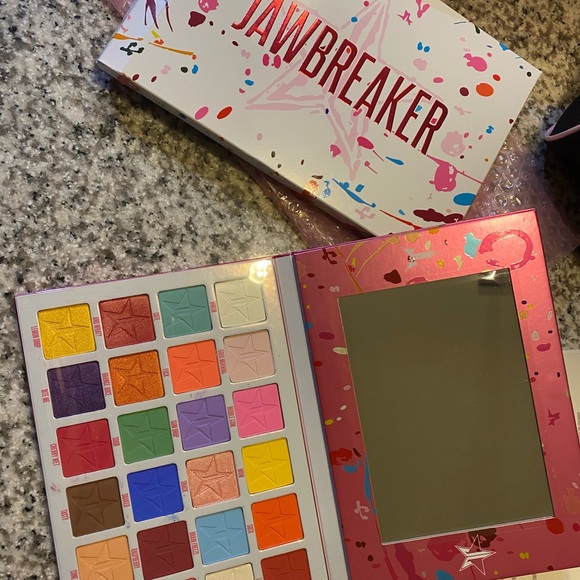 HIGH END MAKEUP BUNDLES ! - Picture 2 of 16